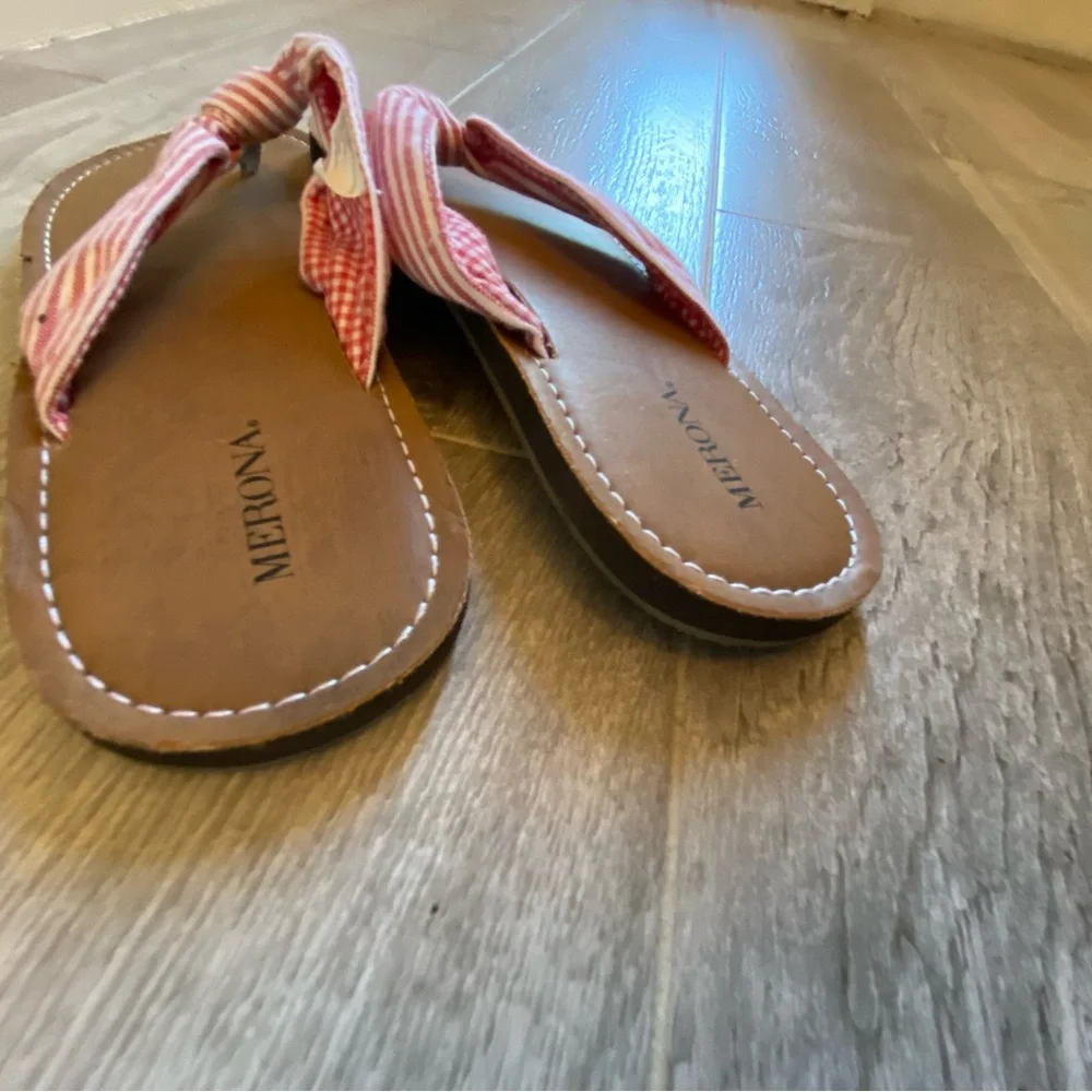 Merona flip flops with red and white pinstripe fabric